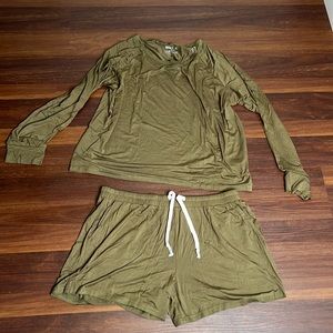 Tik tik 3XL, women's set of shorts and shirt pajamas dark green New with tags